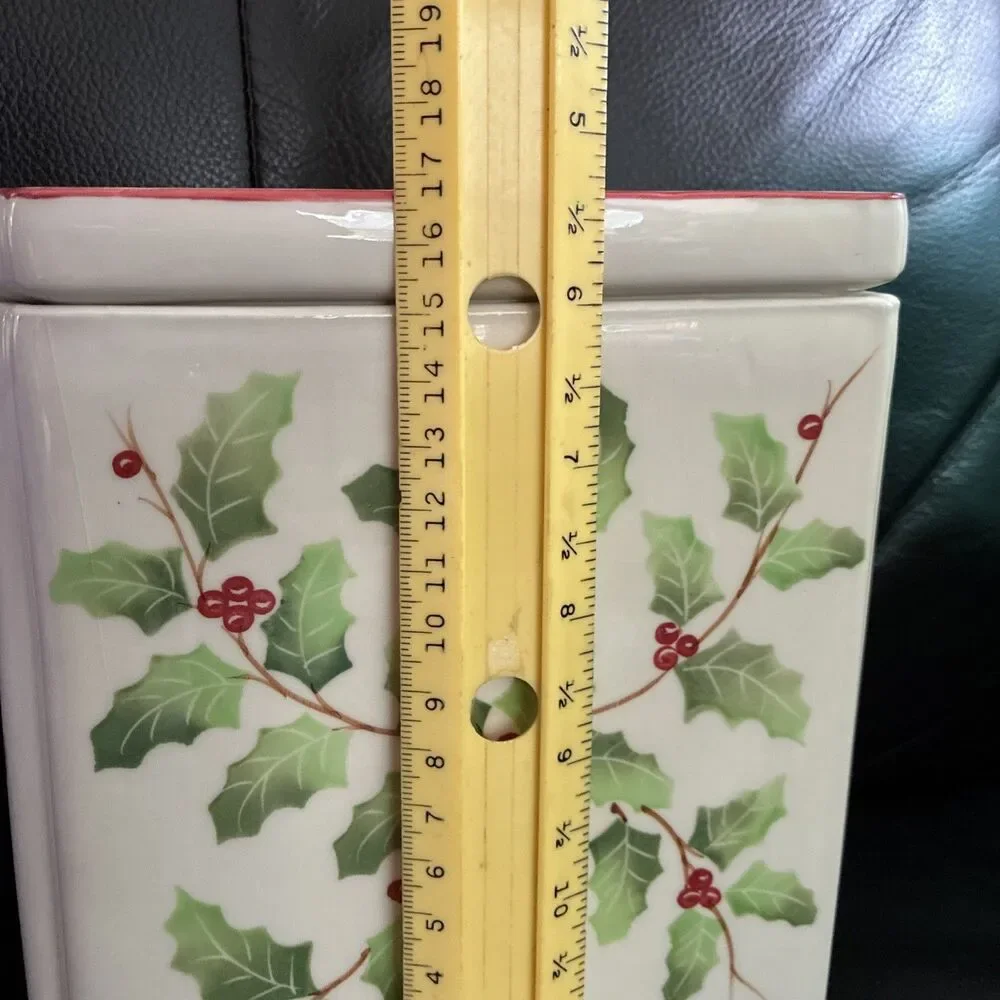 Andrea by Sadek Williamsburg Christmas Flower Frog Vase Holly Berry Ceramic 6x7